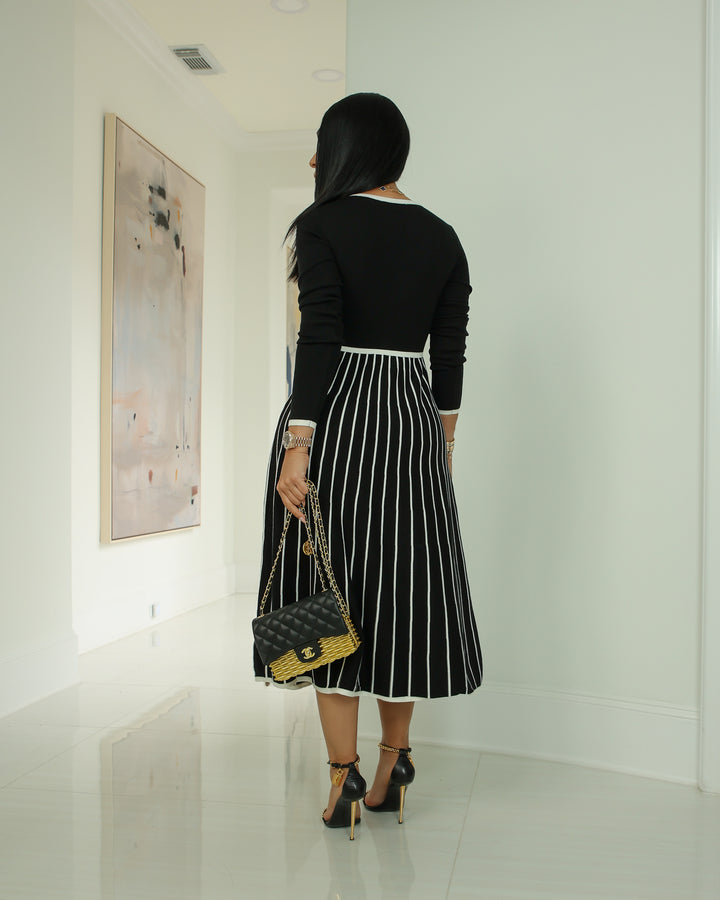 Wade (Black/White Dress)
