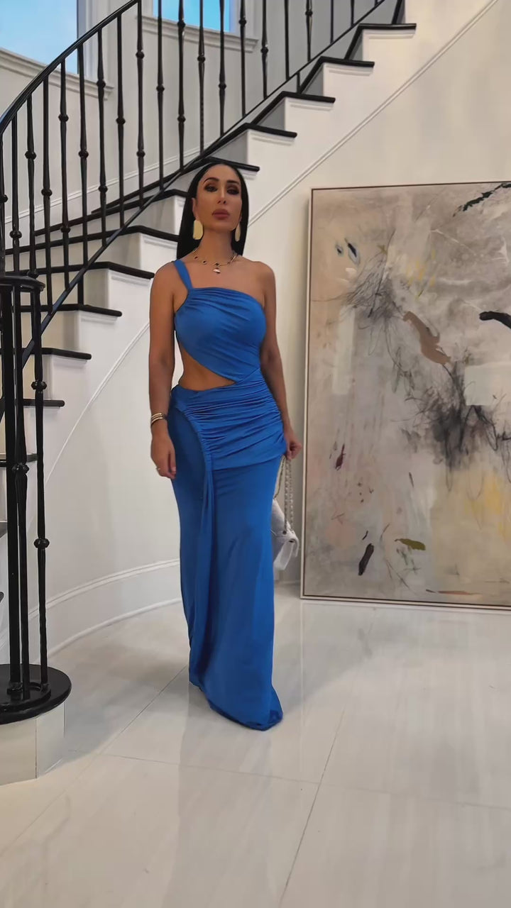 Kylo (Turquoise Gown)